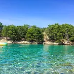 M Pinezići